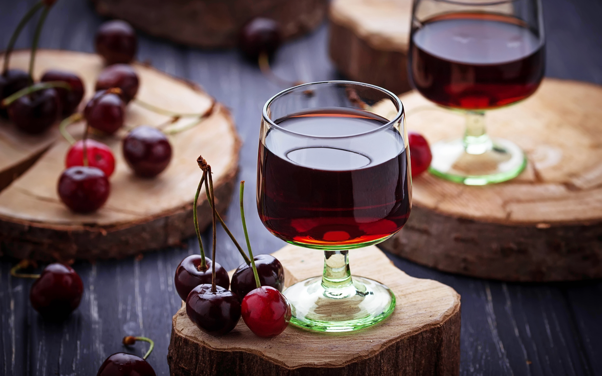 recept na domácí višňové třešňové víno